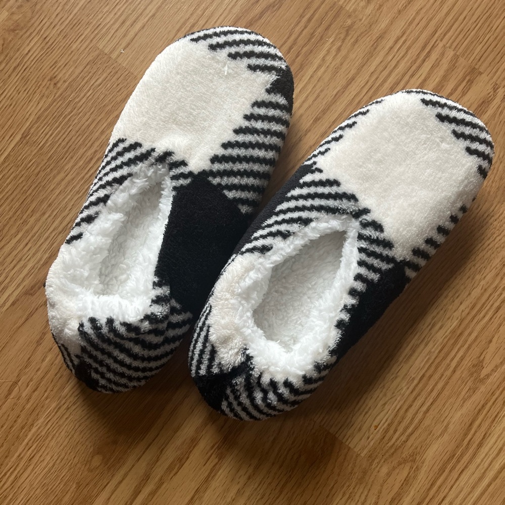 Vera Bradley Slippers